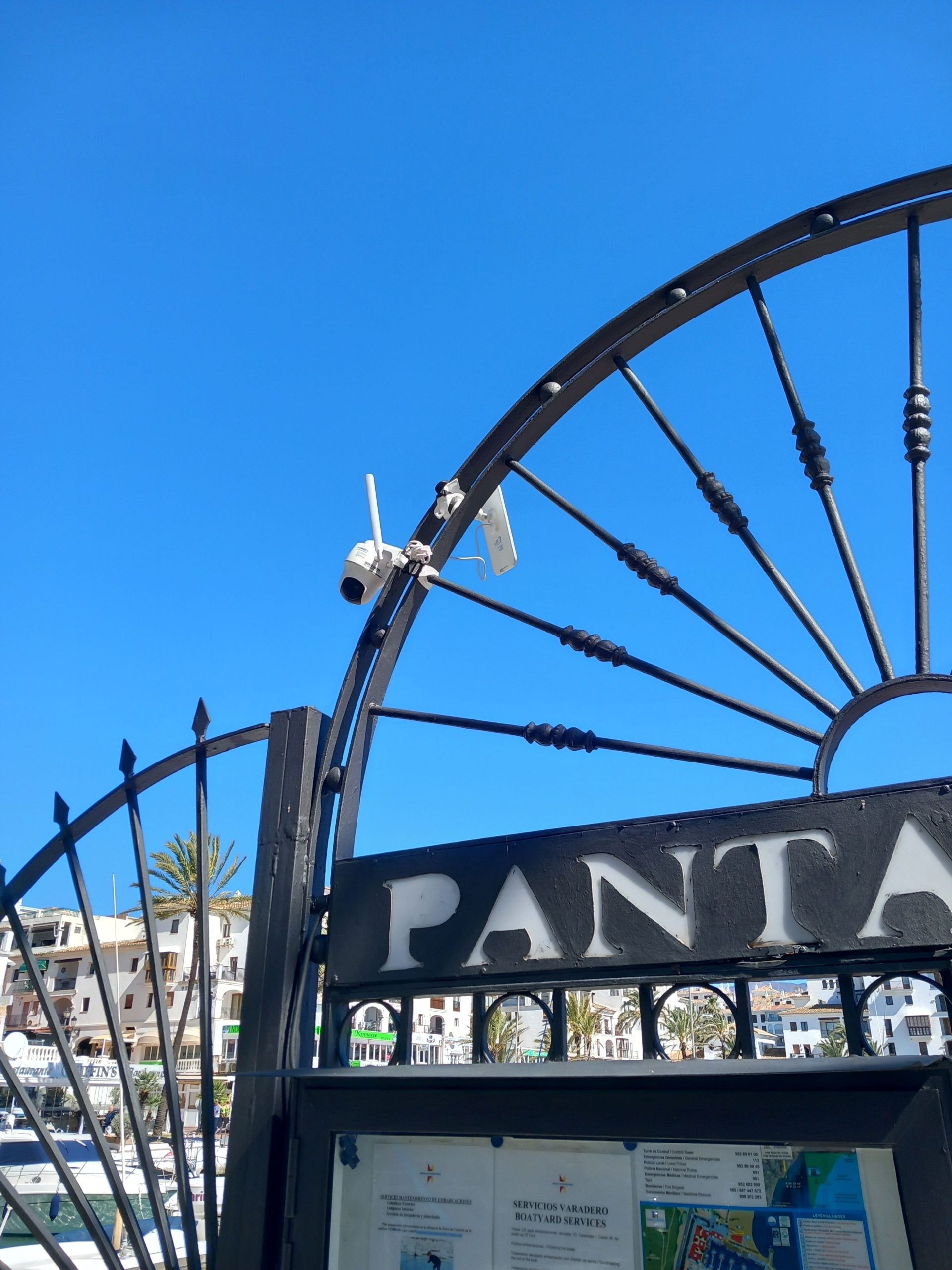 El Puerto de La Duquesa consolida su modelo de control ambiental basado en IA tras los primeros meses de Spillcontrol