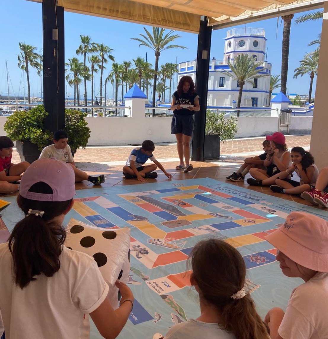 El Puerto Deportivo de Estepona acogerá este verano el Campamento Azul 2026 organizado por Turismo Marinero Costa del Sol
