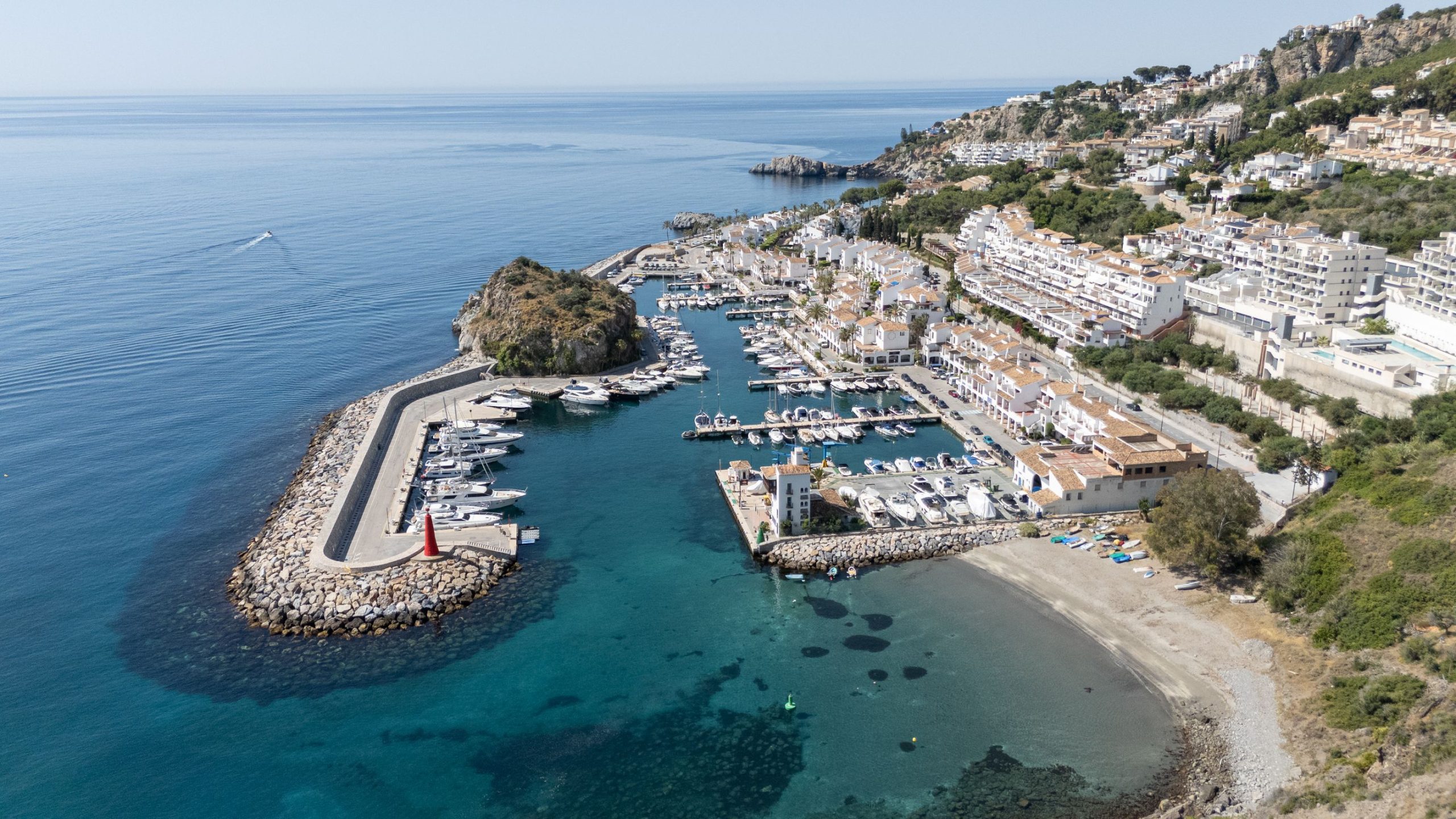 Marina del Este: un puerto para descubrir el Mediterráneo también bajo el agua